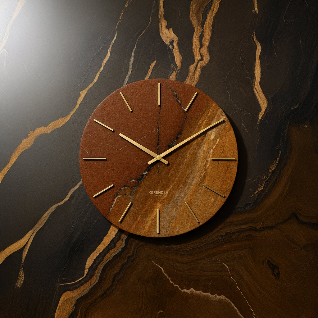 kahverengi-deri-altin-detayli-mermer-görünümlü-dekoratif-duvar-saati